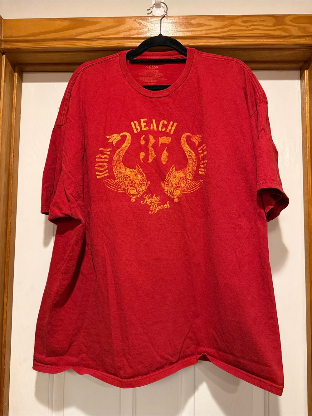 Izod Red Short-Sleeve Graphic Tee with Yellow Beach Print